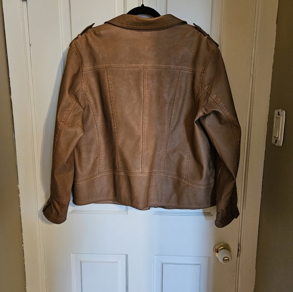 Faux leather jacket - Picture 3 of 5